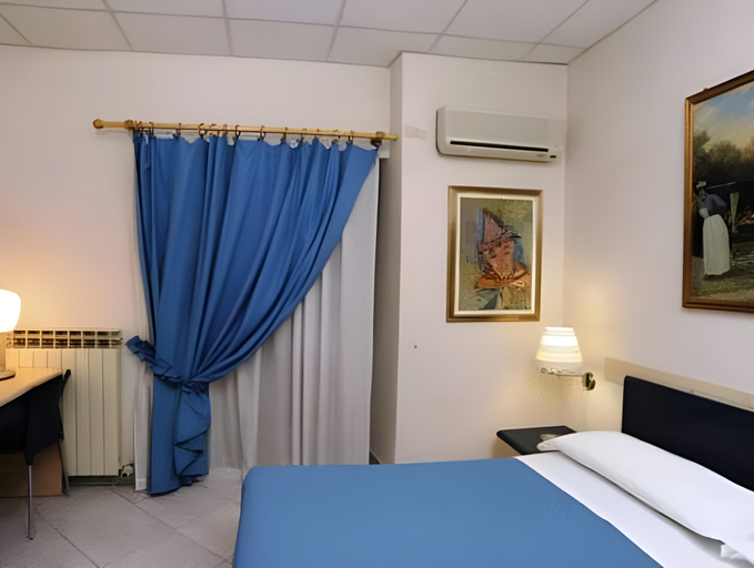 Bedroom 14