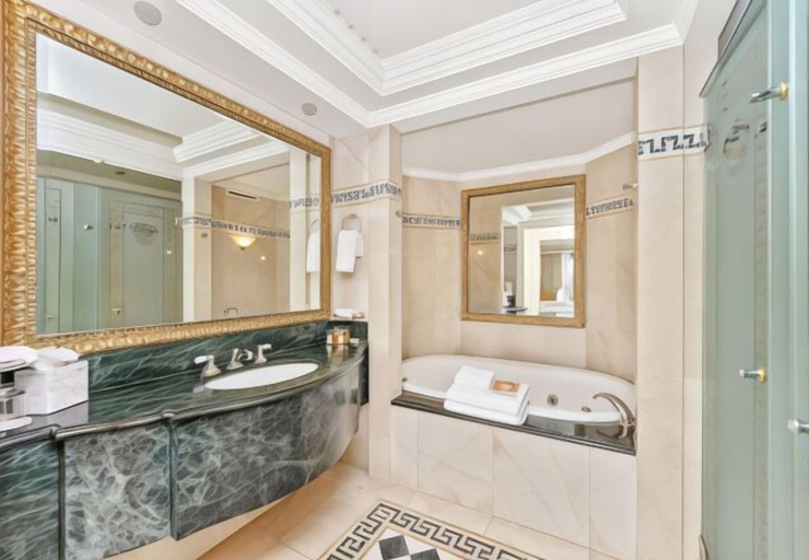 Bathroom 11
