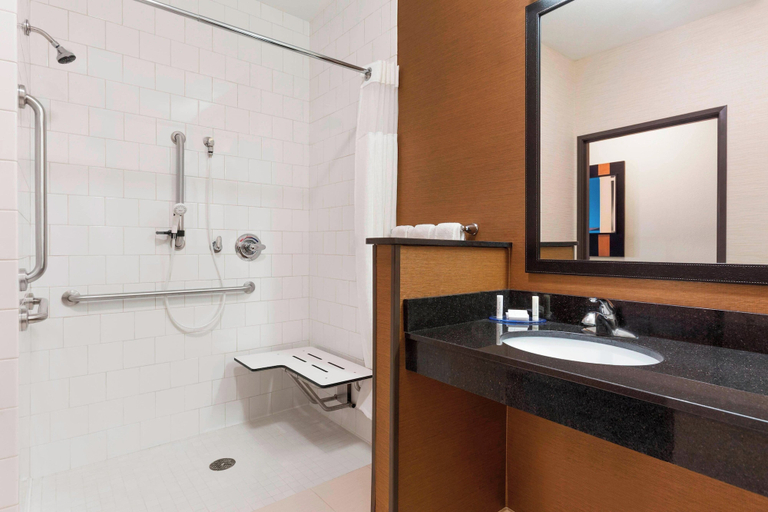 Bathroom 3, Fairfield Inn & Suites Mankato, Blue Earth