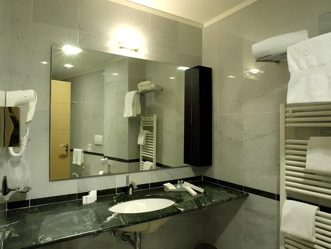 Bathroom 4