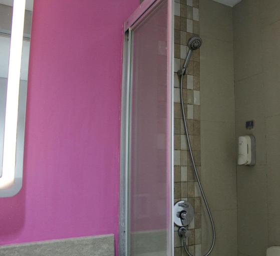 Bathroom 20