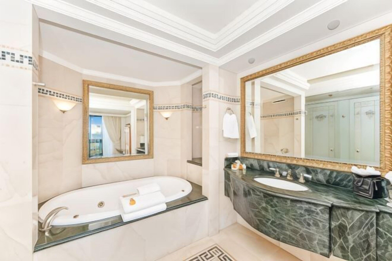 Bathroom 12