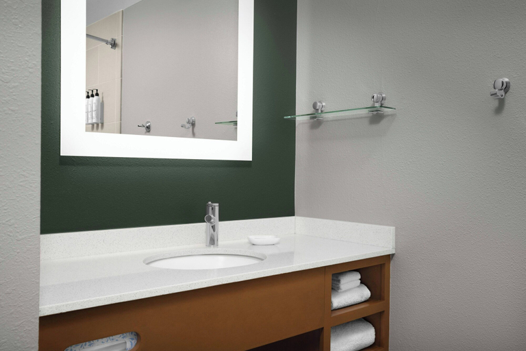 Bathroom 14