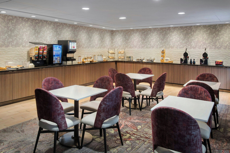 Food & Drinks 5, Fairfield Inn & Suites by Marriott Great Barrington Lenox/Berkshires, Berkshire