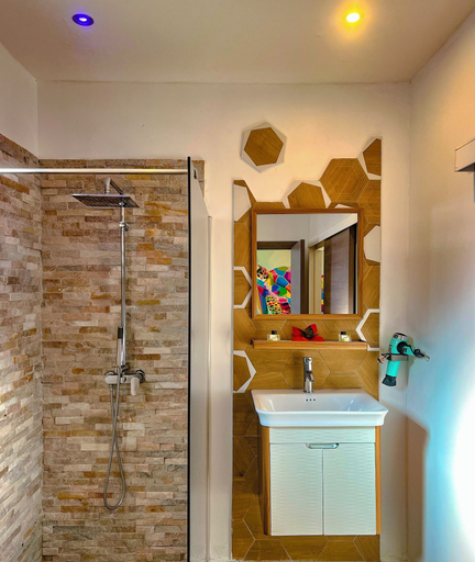 Bathroom, Kawan Bay Suites, Deshaies