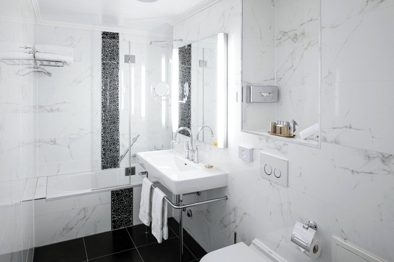 Bathroom 7