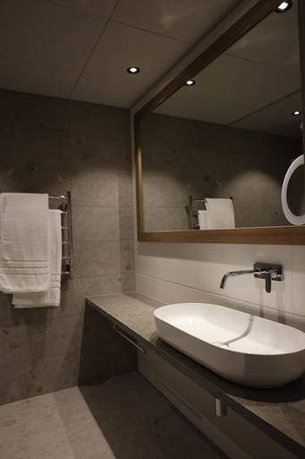 Bathroom 5, Hestraviken Hotell & Restaurang, Gislaved