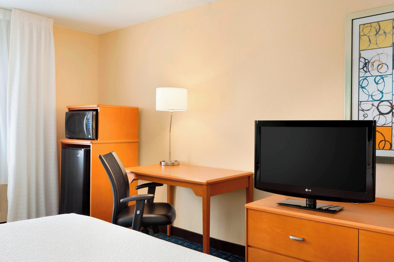 Bedroom 3, Fairfield Inn & Suites Fort Worth University Drive, Fort Worth