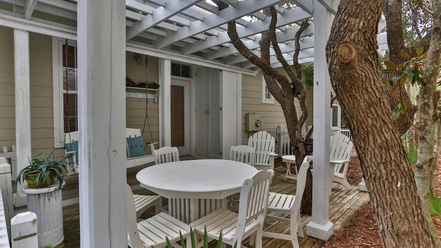 Others 5, Conch Cottage, Walton