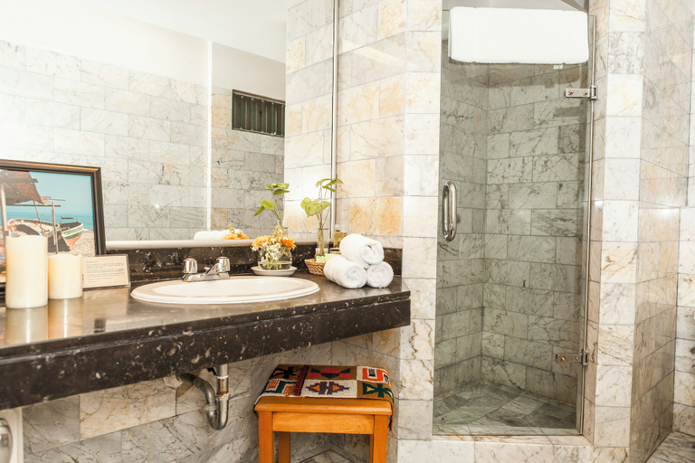 Bathroom 4, La Paz Apart Hotel, Lima