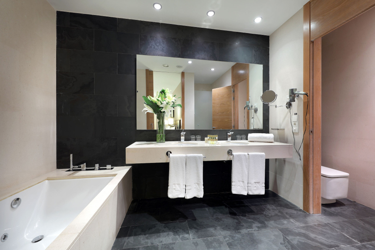 Bathroom 4, Eurostars Lucentum, Alicante