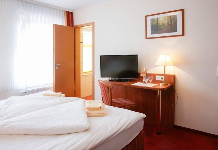 Bedroom 3, Landgasthof Zur Tanne, Gotha
