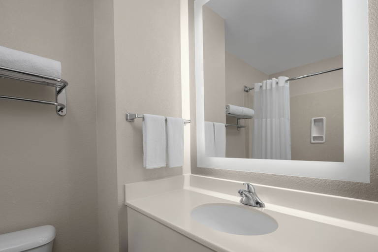 Bathroom 4, Larkspur Landing Extended Stay Suites Bellevue, King