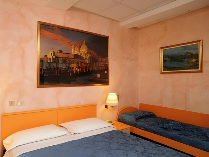 Bedroom 16