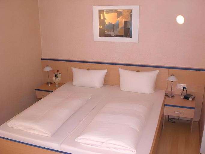 Bedroom 12