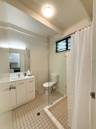 Bathroom 4, Amaroo Rainforest Resort, Magnetic Island