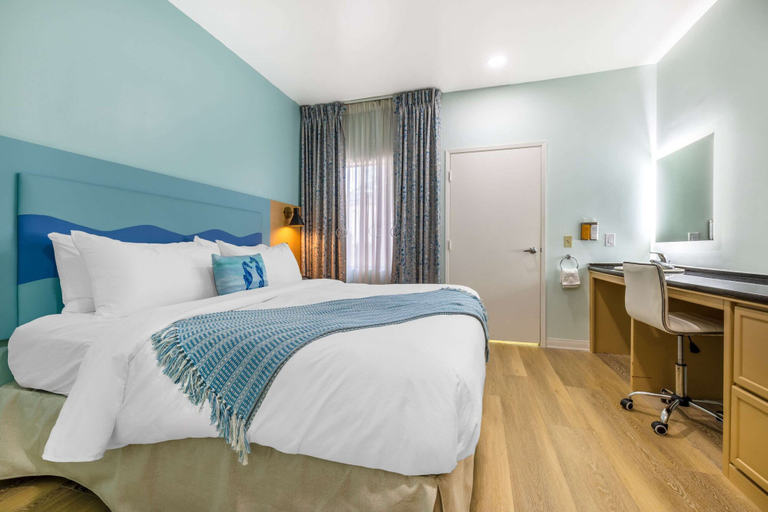 Bedroom 3, Quality Suites Downtown San Luis Obispo, San Luis Obispo