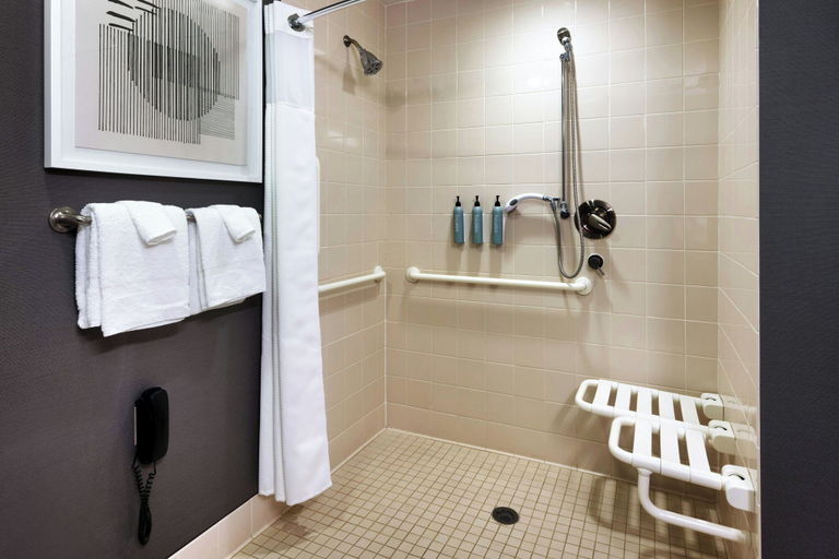 Bathroom 3, Courtyard by Marriott Lincoln Downtown, Lancaster
