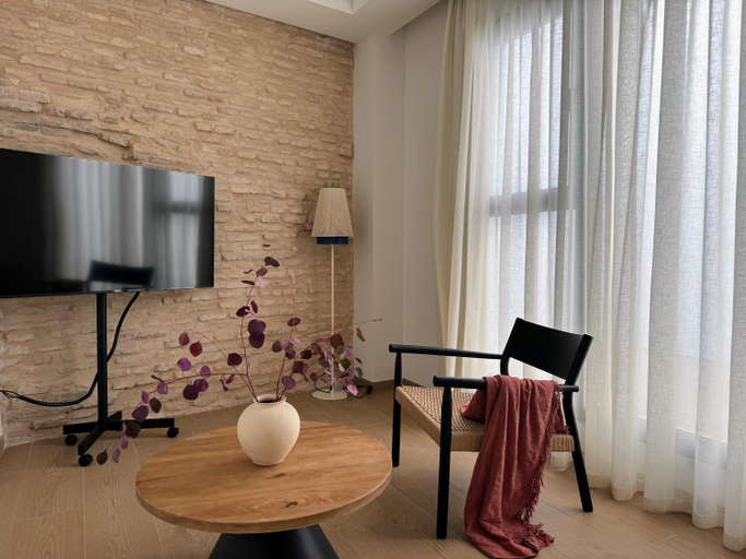 Others 4, Redes Royale Apartments by Misterhost, Sevilla