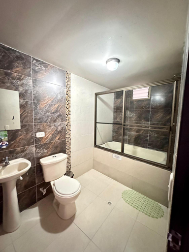 Bathroom 3, Hotel Portal Dorado, Marinilla
