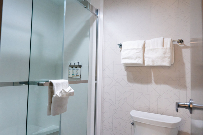 Bathroom 26