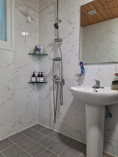 Bathroom 5, Andong GuestHouse Gotaya, Andong
