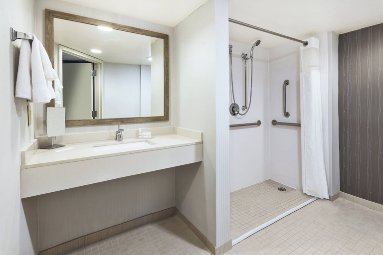 Bathroom 4, Courtyard by Marriott Secaucus Meadowlands, Secaucus