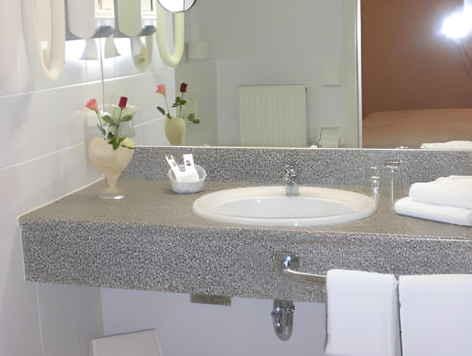 Bathroom 11