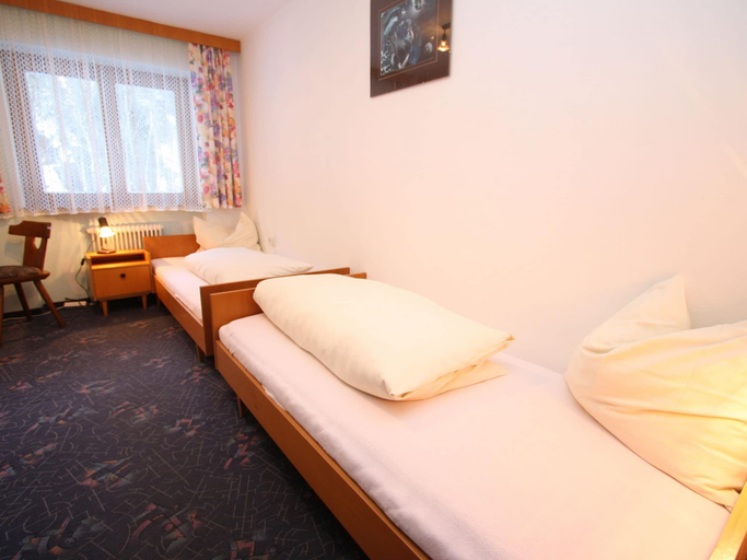 Bedroom 3, Spacious Apartment near Ski Area in Salzburg, Zell am See