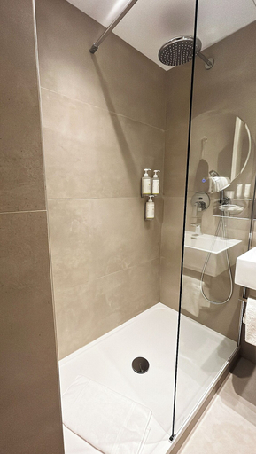 Bathroom 12