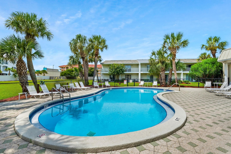 Sport & Beauty 3, Summerhouse Townhomes #6- Blue Pearl, Walton