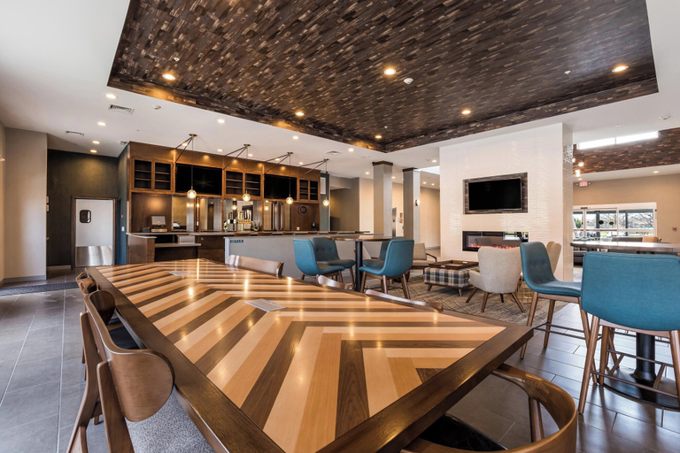 Food & Drinks 5, Four Points by Sheraton Elkhart, Elkhart