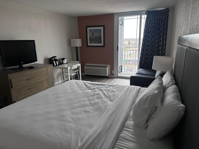 Bedroom 3, Silver Beach Hotel, Berrien