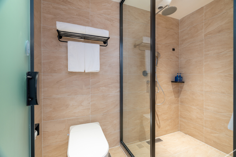 Bathroom 3, Hanting Hotel Qingdao Huangdao Wangtai Jingdongfang, Qingdao