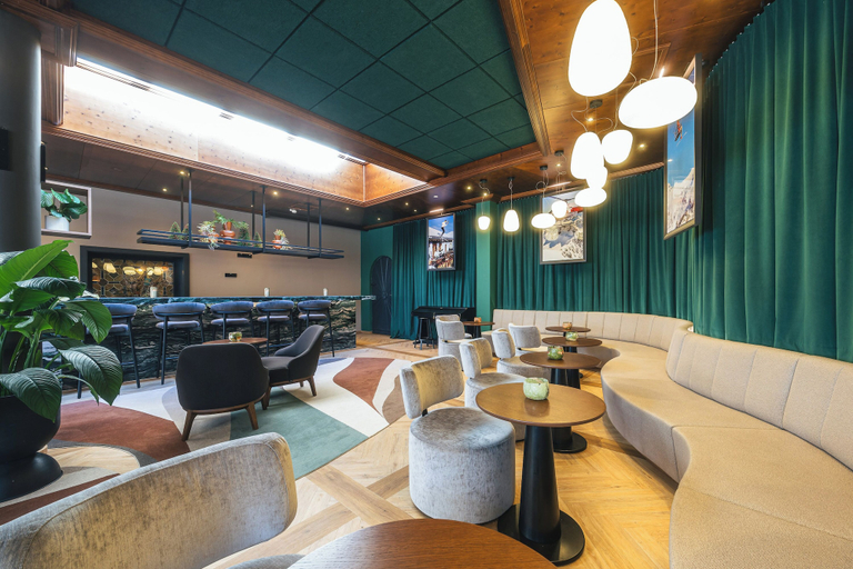 Public Area 4, Neue Post, Zell am See