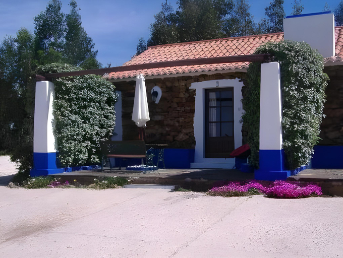Exterior 13