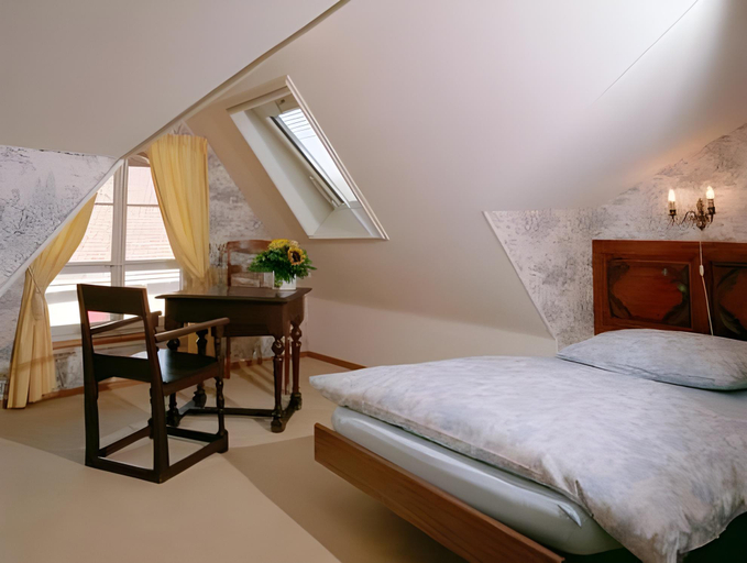 Bedroom 9