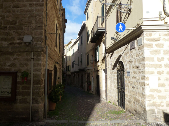 Exterior & Views 2, Loft in the old Town, Sassari