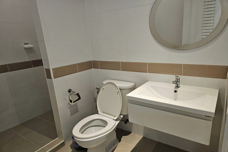 Bathroom 7