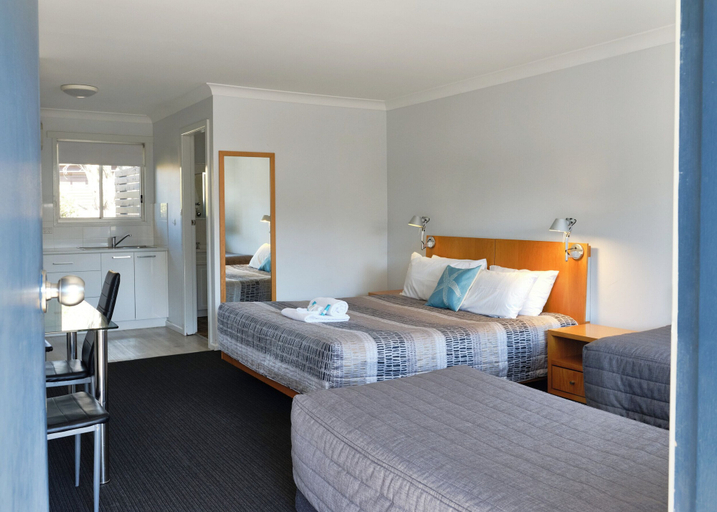 Bedroom 4, Culburra Beach Motel, Shoalhaven - Pt B