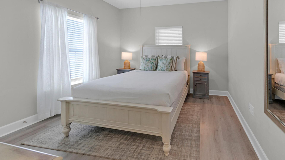 Bedroom 3, Once Upon a Tide, Walton