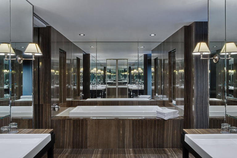 Bathroom 10