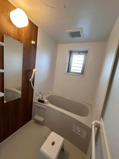 Bathroom 3, Kin-Con-Kan, Nanjō