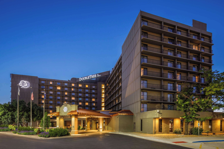 Exterior & Views 2, DoubleTree by Hilton Hotel Denver, Denver