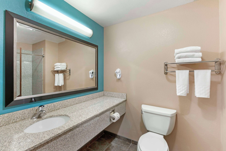 Bathroom 4, Best Western Sonora Inn & Suites, Santa Cruz
