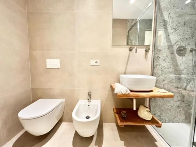 Bathroom 3, Villa Berenike, Nuoro