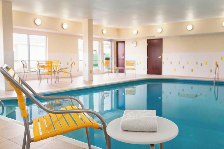 Sport & Beauty 4, Fairfield Inn & Suites Mankato, Blue Earth