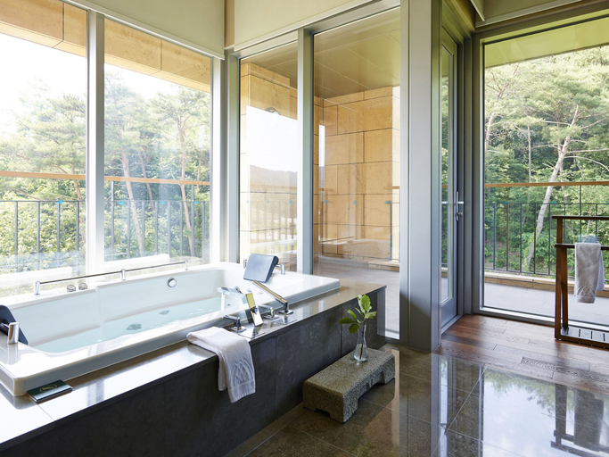 Bathroom 5, The Suites Hotel Namwon, Namwon