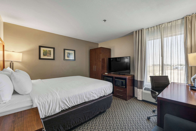 Bedroom 3, Comfort Inn & Suites Logan Near University, Cache