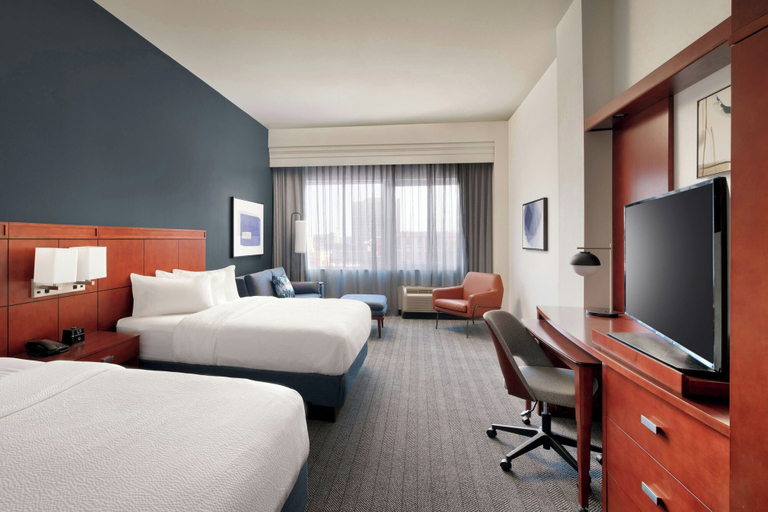 Bedroom 2, Courtyard by Marriott Lincoln Downtown, Lancaster